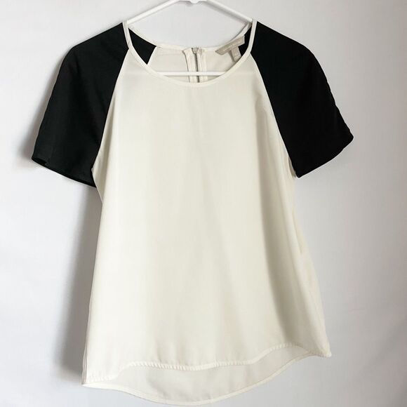 Banana Republic Factory Tops - 🟢Banana Republic Factory Ivory/black sleeve top XS